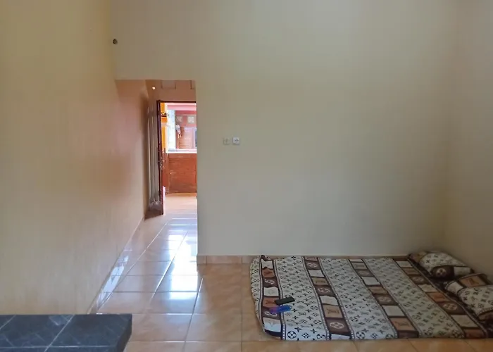 Sharing Room Kost Syariah & Villa Canggu Jimbaran Gwk Taxi Airport Unud منزل للإقامة Dalung (Bali)